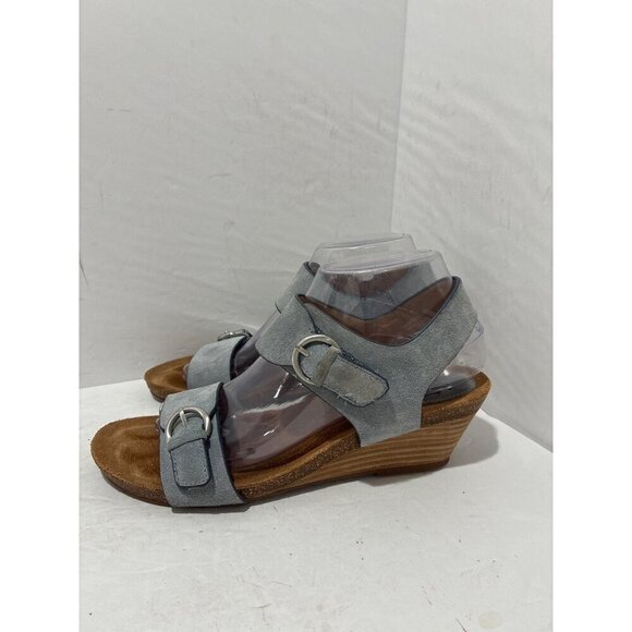 SOFFT Vaden Wedges CHAMBRAY COLOR Sandal size 8.5 Blue - Picture 1 of 7
